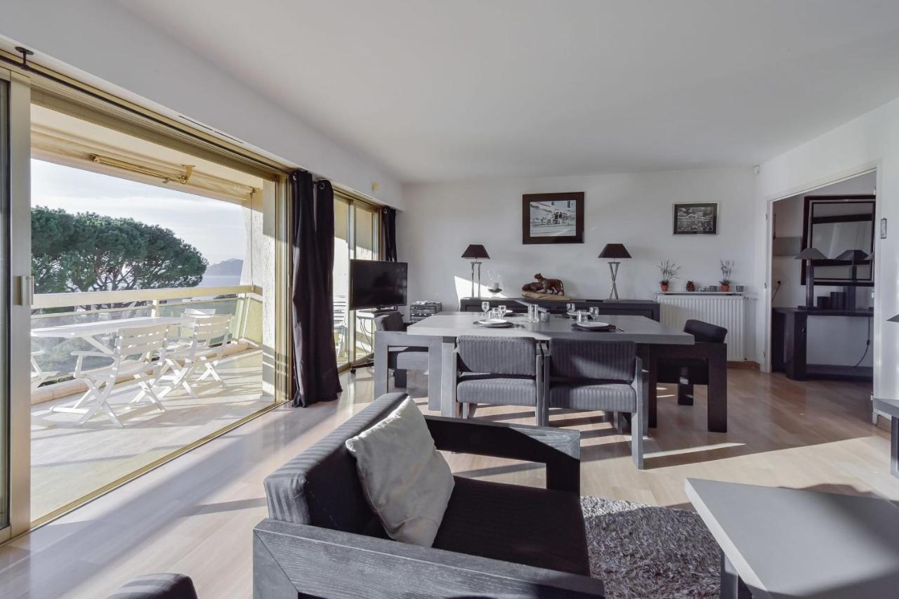 Penthouse With Pool Sea View And Parking Appartement