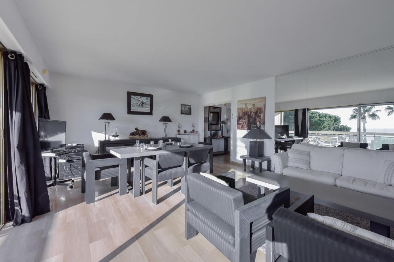 Penthouse With Pool Sea View And Parking Appartement *